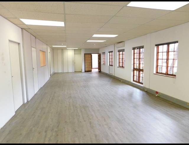 174M² BUILDING TO LET IN RANDBURG CENTRAL